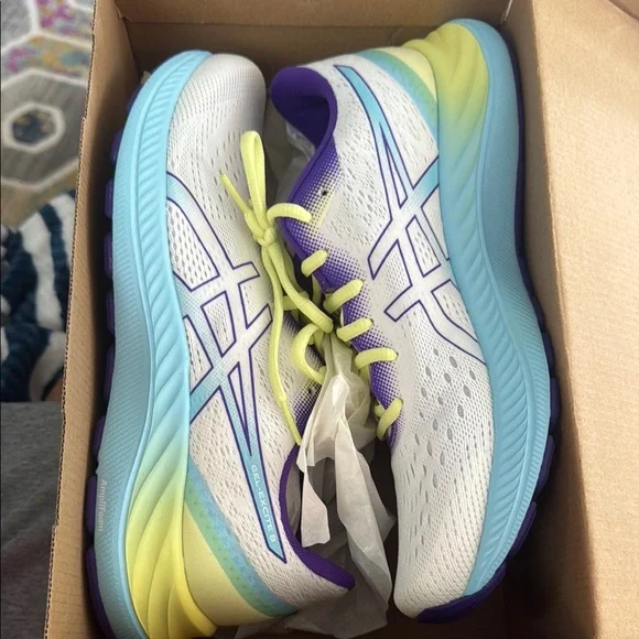 Women’s ASICS GEL-EXCITE 8 White/Ocean Decay Style 1012B214-100 Size 10 - Picture 1 of 6